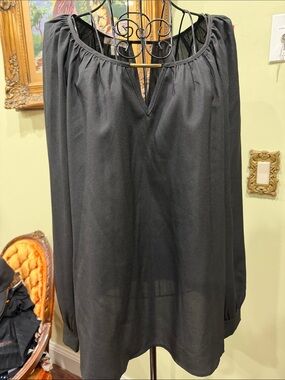 Boston Proper Black V-Neck Long Sleeve Blouse